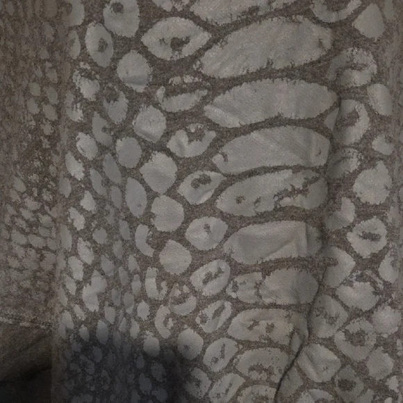 Seven7 Gray Patterned Women's Top - Picture 3 of 7